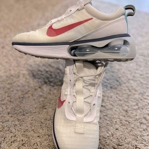 Nike Women’s Air Max, 9